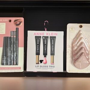 Anne Klein Lip Gloss Trio/Eyeliner/Puffs